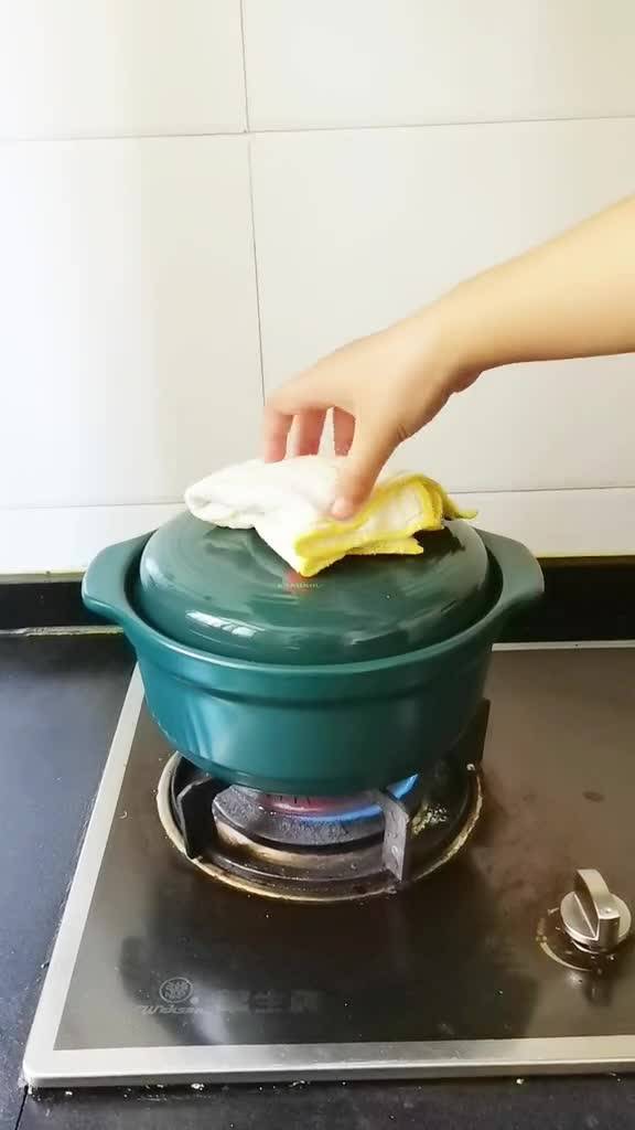 砂鍋 顏值與實力兼備的廚房網紅，如何選對耐住冰火考驗的好廚具？